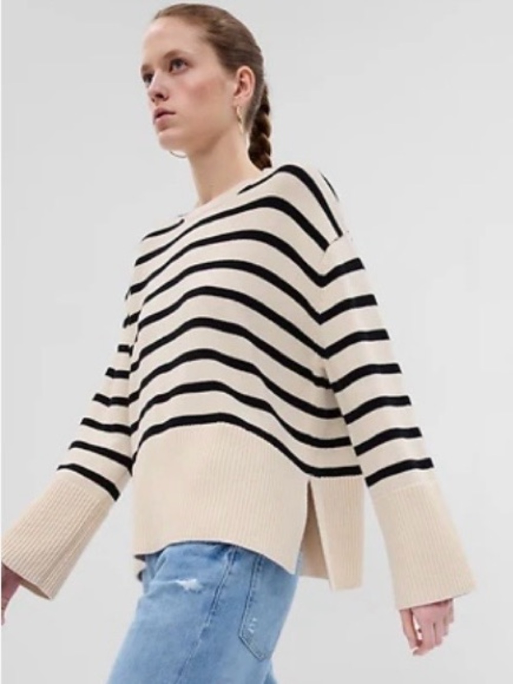 GAP 24/7 Split-Hem Cream and Black Striped Crewneck Sweater